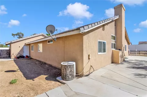 Exterior - 14386 Stone Creek Trl, Hesperia, CA 92344 photo 3 of 11