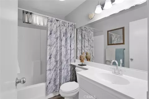 Bath - 14386 Stone Creek Trl, Hesperia, CA 92344 photo 3 of 4