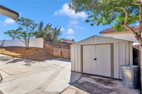 Exterior - 14386 Stone Creek Trl, Hesperia, CA 92344 photo 4 of 11