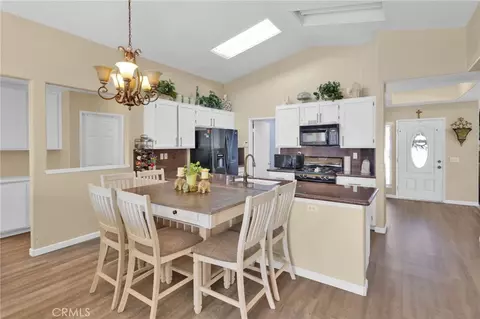 Kitchen - 14386 Stone Creek Trl, Hesperia, CA 92344 photo 2 of 2