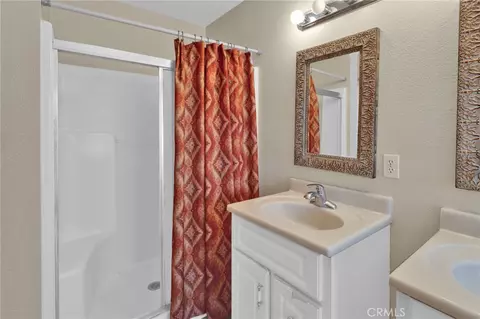 Bath - 14386 Stone Creek Trl, Hesperia, CA 92344 photo 2 of 4