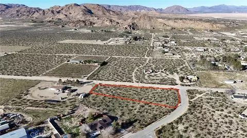 718 Clark Rd, Lucerne Valley, CA 92356