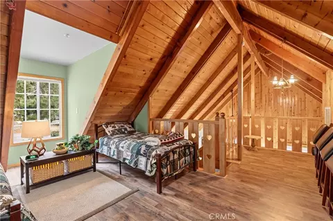 Bedroom - 5375 Chaumont, Wrightwood, CA 92397 photo 4 of 7