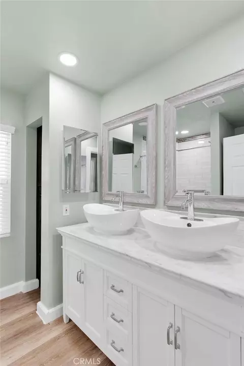 Bath - 19140 Lenca Rd, Apple Valley, CA 92307 photo 5 of 8