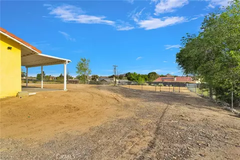 Exterior - 19140 Lenca Rd, Apple Valley, CA 92307 photo 8 of 13