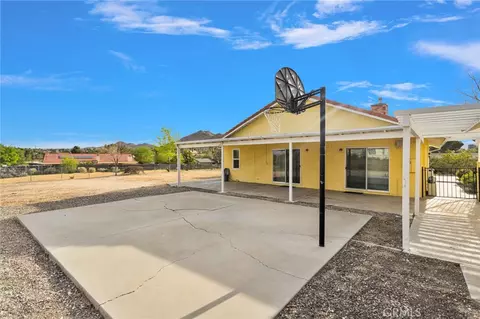 Exterior - 19140 Lenca Rd, Apple Valley, CA 92307 photo 6 of 13