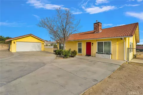 Exterior - 19140 Lenca Rd, Apple Valley, CA 92307 photo 2 of 13