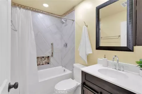 Bath - 19140 Lenca Rd, Apple Valley, CA 92307 photo 1 of 8
