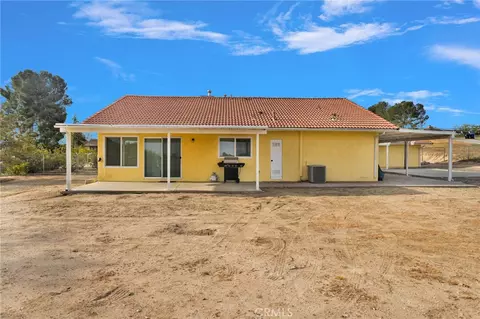 Exterior - 19140 Lenca Rd, Apple Valley, CA 92307 photo 11 of 13