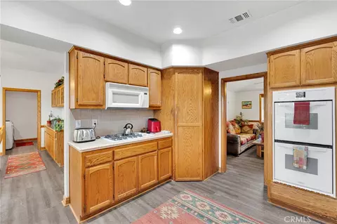 Entry Way - 12830 Cedar, Hesperia, CA 92344 photo 3 of 4