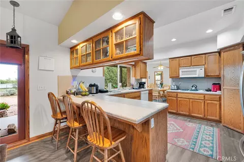 Kitchen - 12830 Cedar, Hesperia, CA 92344 photo 6 of 6