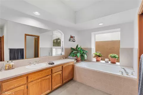 Bath - 12830 Cedar, Hesperia, CA 92344 photo 8 of 9