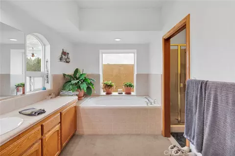 Bath - 12830 Cedar, Hesperia, CA 92344 photo 7 of 9
