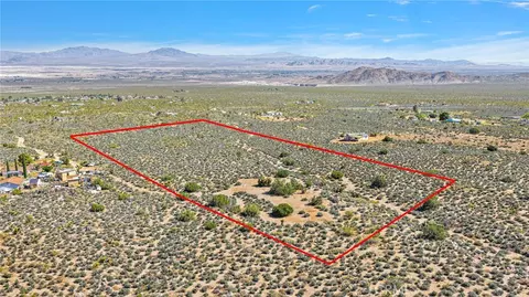62 Mesa Ave, Lucerne Valley, CA 92356