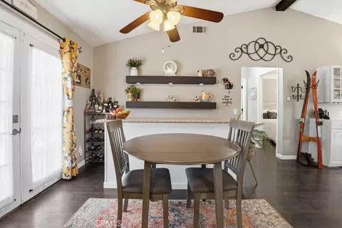 Dining - 21089 Ottawa, Apple Valley, CA 92308 photo 2 of 5