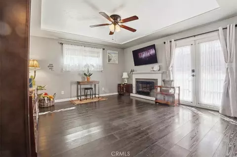 Living - 21089 Ottawa, Apple Valley, CA 92308 photo 4 of 5