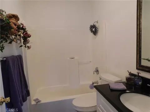Bath - 8934 Japatul Rd, Apple Valley, CA 92308 photo 1 of 5