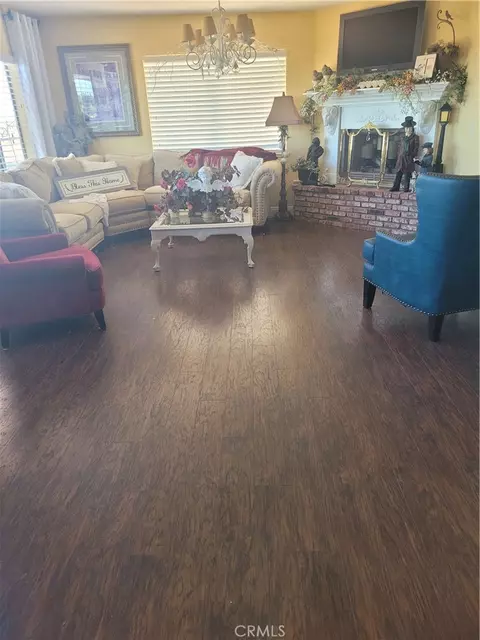 Living - 8934 Japatul Rd, Apple Valley, CA 92308 photo 2 of 3