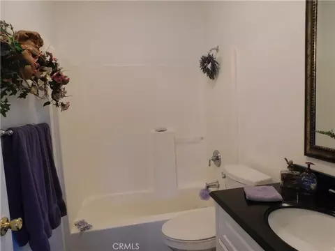 Bath - 8934 Japatul Rd, Apple Valley, CA 92308 photo 2 of 5