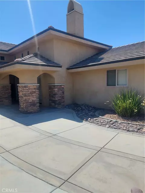 Exterior - 12935 Galewood, Apple Valley, CA 92308 photo 6 of 13