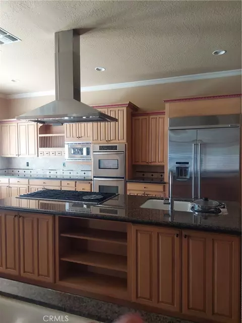 Kitchen - 12935 Galewood, Apple Valley, CA 92308 photo 4 of 5