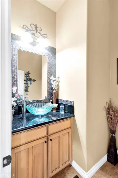 Bath - 12935 Galewood, Apple Valley, CA 92308 photo 3 of 7