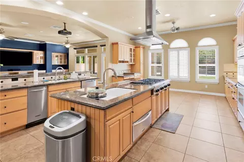 Kitchen - 12935 Galewood, Apple Valley, CA 92308 photo 2 of 5