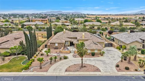 View/Area - 12935 Galewood, Apple Valley, CA 92308 photo 3 of 10