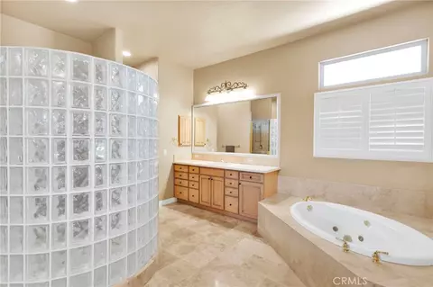 Bath - 12935 Galewood, Apple Valley, CA 92308 photo 1 of 7