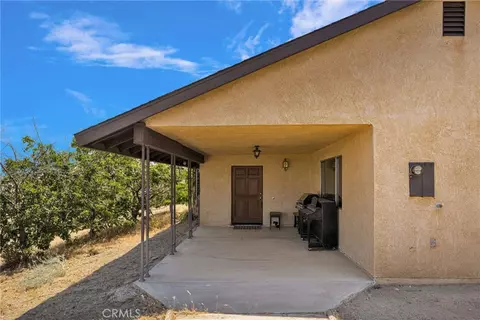 8970 Silver Rock, Pinon Hills, CA 92372 photo 4