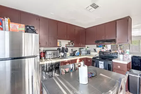 Kitchen - 13250 Mohawk, Apple Valley, CA 92308 photo 2 of 2