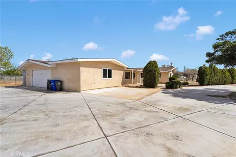 21008 South Rd, Apple Valley, CA 92307