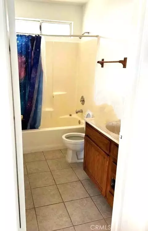 Bath - 16228 Wato Rd, Apple Valley, CA 92307 photo 1 of 2