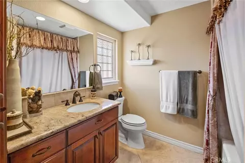 Bath - 19240 Tonkawan, Apple Valley, CA 92307 photo 3 of 4