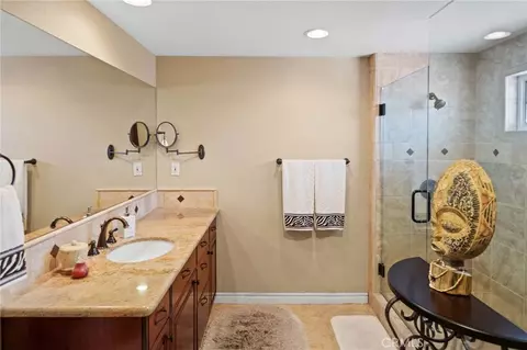 Bath - 19240 Tonkawan, Apple Valley, CA 92307 photo 1 of 4