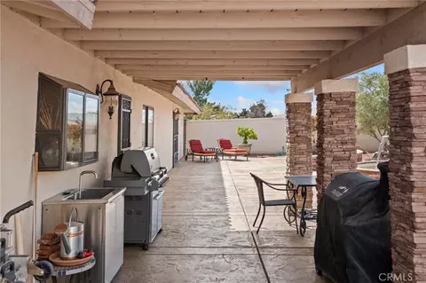 Exterior - 19240 Tonkawan, Apple Valley, CA 92307 photo 8 of 9