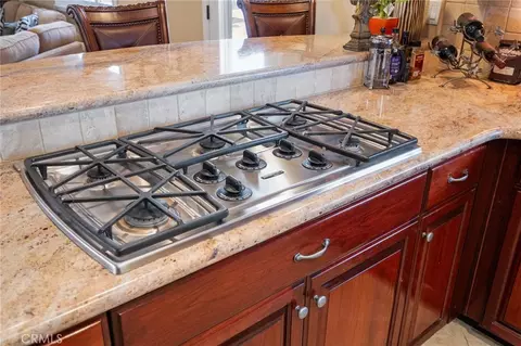 Kitchen - 19240 Tonkawan, Apple Valley, CA 92307 photo 5 of 6