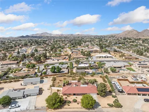View/Area - 19240 Tonkawan, Apple Valley, CA 92307 photo 4 of 6