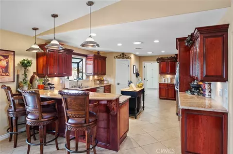 Kitchen - 19240 Tonkawan, Apple Valley, CA 92307 photo 2 of 6