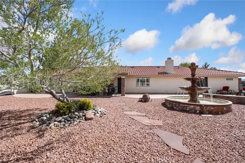 Exterior - 19240 Tonkawan, Apple Valley, CA 92307 photo 6 of 9