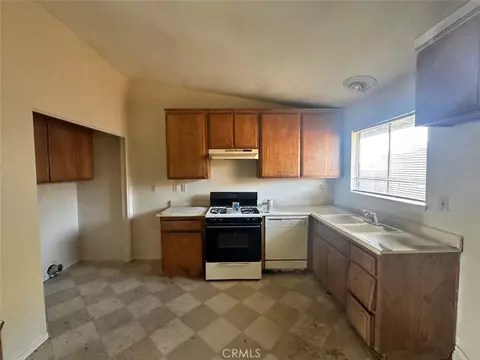 12765 Pocomoke Rd, Apple Valley, CA 92308 photo 3