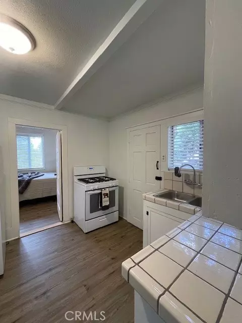 Kitchen - 23752 Inspiration, Crestline, CA 92325 photo 3 of 3