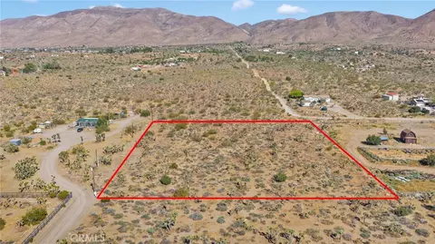 3 Lamprey Rd, Apple Valley, CA 92308