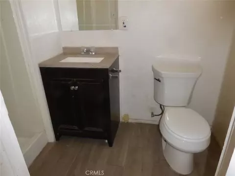 Bath - 521 S Muriel, Barstow, CA 92311 photo 2 of 2