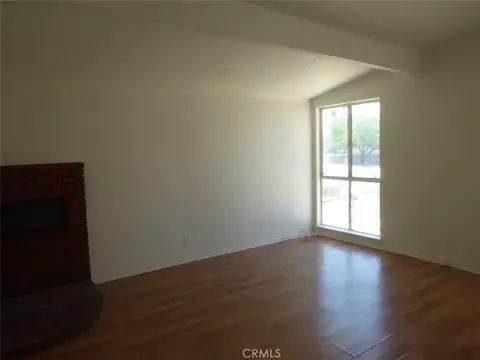 Living - 521 S Muriel, Barstow, CA 92311 photo 2 of 4