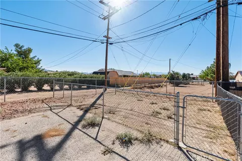 Exterior - 21739 Panoche Rd, Apple Valley, CA 92308 photo 6 of 6