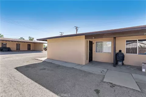 Exterior - 21739 Panoche Rd, Apple Valley, CA 92308 photo 4 of 6