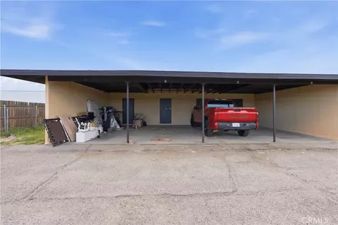 Exterior - 21739 Panoche Rd, Apple Valley, CA 92308 photo 3 of 6
