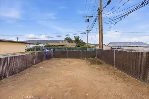 Exterior - 21739 Panoche Rd, Apple Valley, CA 92308 photo 1 of 6