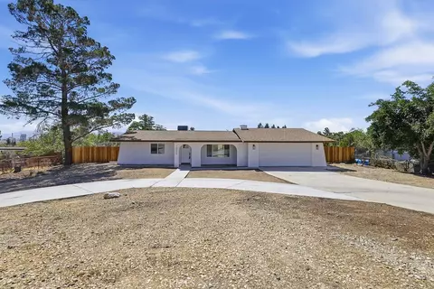16559 Warwick St, Victorville, CA 92395